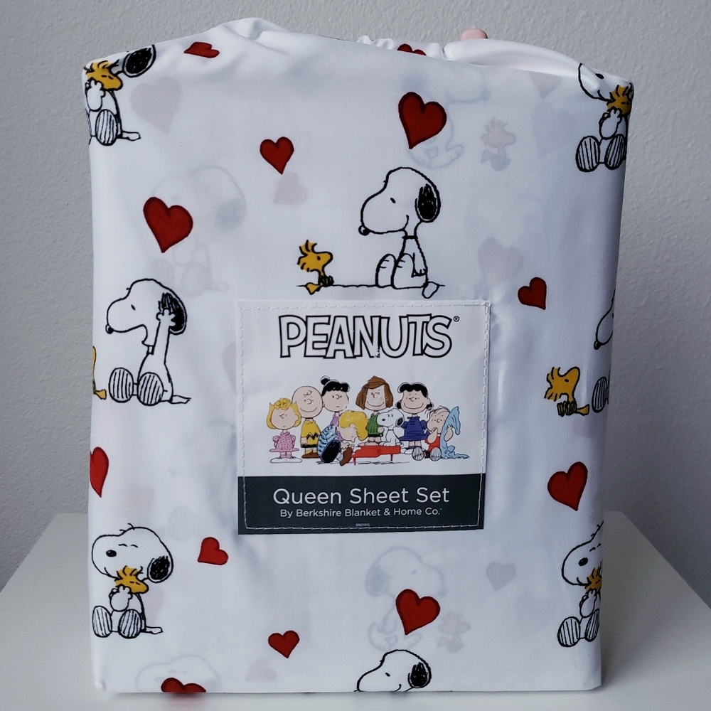 ❌SOLD❌Peanuts Snoopy Valentines Day Queen Size Bed Sheet Set 4-pc Hearts Cartoon - Picture 6 of 6